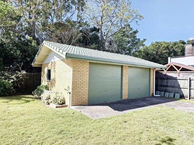 Garage Door Painting in Bundaberg